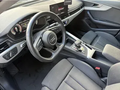 CZARNY SEDAN AUDI A4 z 2022 r., BENZYNA, skrzynia biegów AUTOMATYCZNA 150KM, zdjęcie 17 z 19