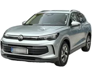 SREBRNY SUV VOLKSWAGEN TIGUAN z 2024 r., BENZYNA, skrzynia biegów AUTOMATYCZNA 131KM, zdjęcie główne