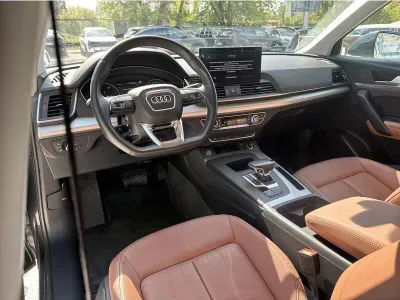 SZARY SUV AUDI Q5 z 2022 r., DIESEL, skrzynia biegów AUTOMATYCZNA 204KM, zdjęcie 18 z 19