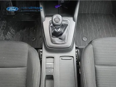 SZARY HATCHBACK FORD FOCUS z 2023 r., HYBRYDA/BENZYNA, skrzynia biegów MANUALNA 92KM, zdjęcie 20 z 29