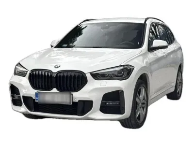 BIAŁY SUV BMW X1 z 2022 r., BENZYNA, skrzynia biegów AUTOMATYCZNA 136KM, zdjęcie 11 z 19