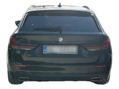 CZARNY KOMBI BMW SERIE 5 z 2023 r., DIESEL, skrzynia biegów AUTOMATYCZNA 150KM, zdjęcie 17 z 19