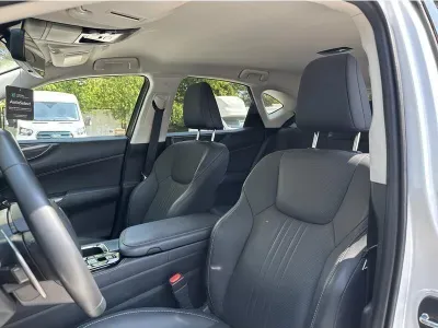 BIAŁY SUV LEXUS NX z 2022 r., HYBRYDA/BENZYNA, skrzynia biegów AUTOMATYCZNA 242KM, zdjęcie 15 z 19