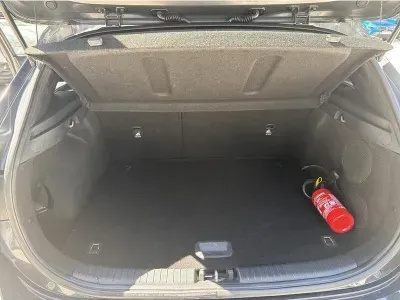 CZARNY HATCHBACK KIA CEED z 2022 r., BENZYNA, skrzynia biegów AUTOMATYCZNA 160KM, zdjęcie 15 z 19