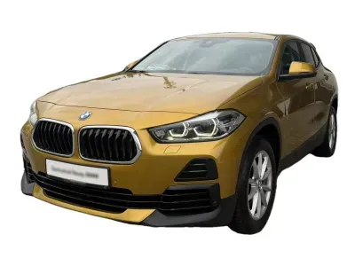 ZŁOTY CROSSOVER BMW X2 z 2022 r., BENZYNA, skrzynia biegów AUTOMATYCZNA 136KM, zdjęcie 6 z 12