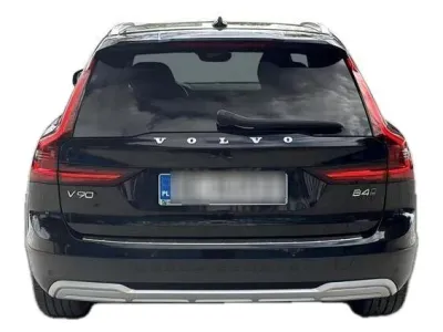 CZARNY KOMBI VOLVO V90 CROSS COUNTRY z 2023 r., DIESEL, skrzynia biegów AUTOMATYCZNA 197KM, zdjęcie 17 z 19