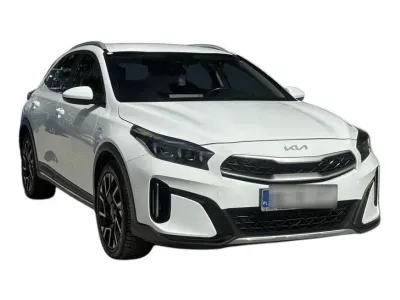 BIAŁY SUV KIA XCEED z 2023 r., BENZYNA, skrzynia biegów AUTOMATYCZNA 160KM, zdjęcie 4 z 19