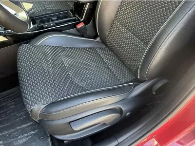 CZERWONY HATCHBACK KIA CEED z 2024 r., BENZYNA, skrzynia biegów AUTOMATYCZNA 140KM, zdjęcie 7 z 19