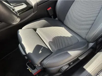 SZARY SEDAN MERCEDES CLASE CLA z 2023 r., BENZYNA, skrzynia biegów AUTOMATYCZNA 150KM, zdjęcie 9 z 18