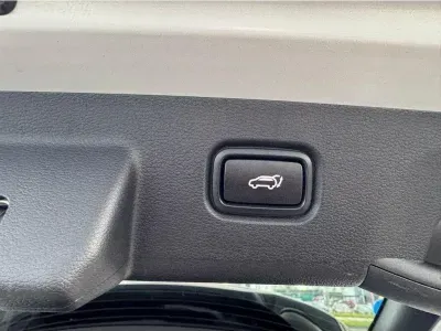 BIAŁY SUV KIA SPORTAGE z 2025 r., BENZYNA, skrzynia biegów AUTOMATYCZNA 110KM, zdjęcie 8 z 23