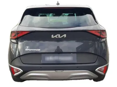 SZARY SUV KIA SPORTAGE z 2023 r., BENZYNA, skrzynia biegów MANUALNA 110KM, zdjęcie 11 z 25
