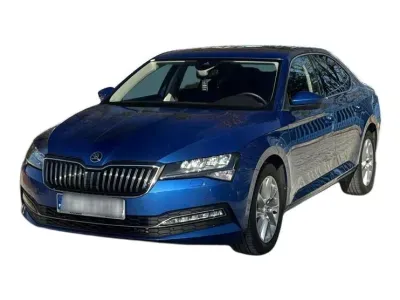 NIEBIESKI HATCHBACK SKODA SUPERB z 2022 r., DIESEL, skrzynia biegów AUTOMATYCZNA 200KM, zdjęcie główne