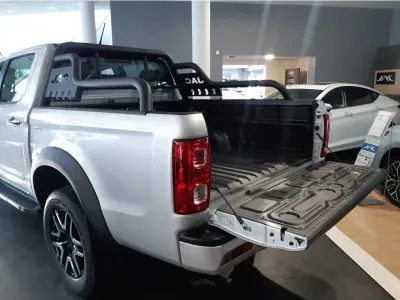 SREBRNY INNE JAC T8 PRO z 2026 r., DIESEL, skrzynia biegów MANUALNA 136KM, zdjęcie główne