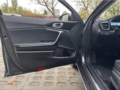 SZARY SUV KIA XCEED z 2024 r., HYBRYDA/BENZYNA, skrzynia biegów AUTOMATYCZNA 141KM, zdjęcie 16 z 19