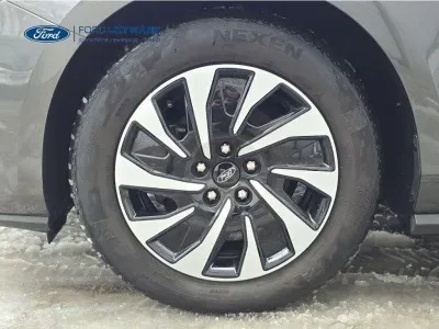 SZARY HATCHBACK FORD FOCUS z 2023 r., HYBRYDA/BENZYNA, skrzynia biegów MANUALNA 92KM, zdjęcie 16 z 29
