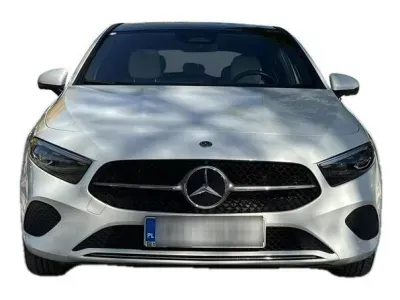 BIAŁY HATCHBACK MERCEDES CLASE A z 2023 r., HYBRYDA/BENZYNA, skrzynia biegów AUTOMATYCZNA 218KM, zdjęcie 15 z 19