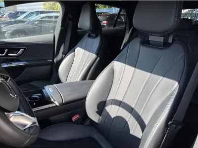 CZARNY SEDAN MERCEDES CLASSE EQE z 2023 r., ELEKTRYCZNY, skrzynia biegów AUTOMATYCZNA 245KM, zdjęcie 12 z 19