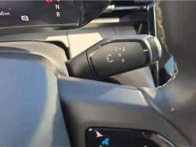 BIAŁY SUV FORD EXPLORER z 2024 r., ELEKTRYCZNY, skrzynia biegów AUTOMATYCZNA 210KM, zdjęcie 7 z 27