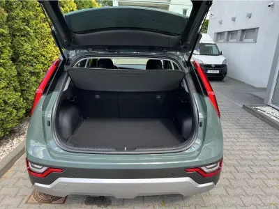ZIELONY HATCHBACK KIA NIRO z 2026 r., HYBRYDA/BENZYNA, skrzynia biegów AUTOMATYCZNA 136KM, zdjęcie 4 z 19
