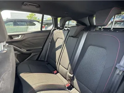 SREBRNY KOMBI FORD FOCUS z 2024 r., BENZYNA, skrzynia biegów AUTOMATYCZNA 155KM, zdjęcie 3 z 19