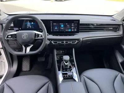CZARNY SUV MG HS z 2026 r., HYBRYDA/BENZYNA, skrzynia biegów AUTOMATYCZNA 272KM, zdjęcie 3 z 15