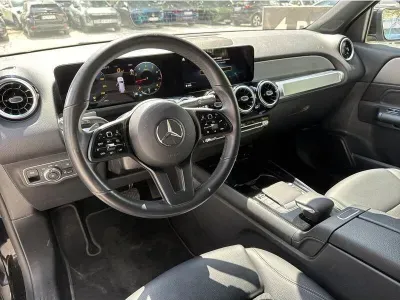 CZARNY SUV MERCEDES CLASE GLB z 2022 r., BENZYNA, skrzynia biegów AUTOMATYCZNA 163KM, zdjęcie 18 z 19