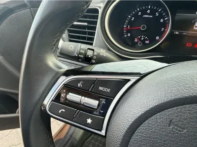 BRĄZOWY KOMBI KIA CEED z 2022 r., BENZYNA, skrzynia biegów MANUALNA 118KM, zdjęcie 2 z 28