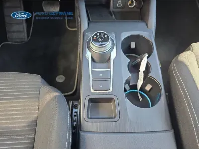 BIAŁY KOMBI FORD FOCUS z 2023 r., DIESEL, skrzynia biegów AUTOMATYCZNA 85KM, zdjęcie 23 z 26