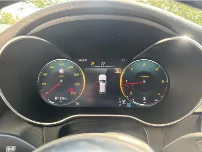 CZERWONY SUV MERCEDES CLASE GLC z 2022 r., DIESEL, skrzynia biegów AUTOMATYCZNA 245KM, zdjęcie 11 z 19