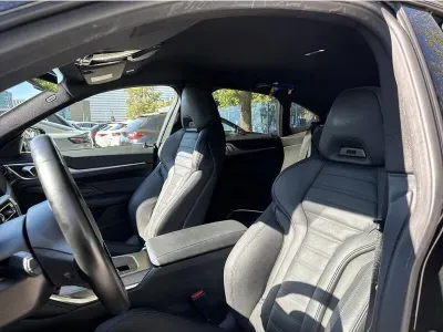 CZARNY HATCHBACK BMW SERIE4-GRANCOUPE z 2022 r., DIESEL, skrzynia biegów AUTOMATYCZNA 190KM, zdjęcie 8 z 18