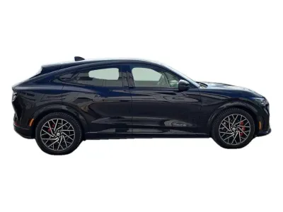CZARNY SUV FORD MUSTANG MACH-E z 2022 r., ELEKTRYCZNY, skrzynia biegów AUTOMATYCZNA 358KM, zdjęcie 12 z 29