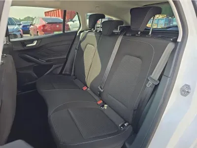 BIAŁY KOMBI FORD FOCUS z 2023 r., BENZYNA, skrzynia biegów MANUALNA 92KM, zdjęcie 23 z 23