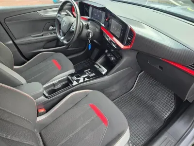 SZARY KOMBI OPEL MOKKA z 2023 r., BENZYNA, skrzynia biegów AUTOMATYCZNA 130KM, zdjęcie 5 z 20