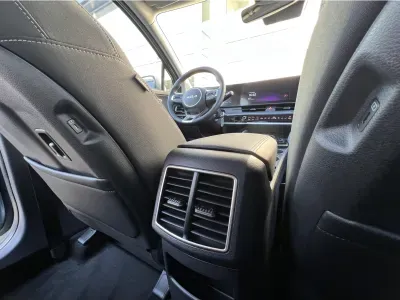 SZARY SUV KIA SPORTAGE z 2025 r., BENZYNA, skrzynia biegów AUTOMATYCZNA 210KM, zdjęcie 15 z 18