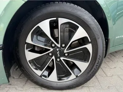 ZIELONY HATCHBACK KIA CEED z 2024 r., BENZYNA, skrzynia biegów AUTOMATYCZNA 103KM, zdjęcie 9 z 27