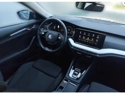SZARY KOMBI SKODA OCTAVIA IV z 2023 r., DIESEL, skrzynia biegów AUTOMATYCZNA 150KM, zdjęcie 7 z 19