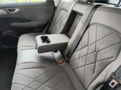 CZERWONY SUV MG S6 EV z 2026 r., ELEKTRYCZNY, skrzynia biegów AUTOMATYCZNA 361KM, zdjęcie 7 z 13