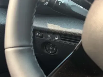 CZARNY HATCHBACK CITROEN C4 z 2026 r., HYBRYDA/BENZYNA, skrzynia biegów AUTOMATYCZNA 145KM, zdjęcie 13 z 19