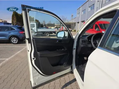 BIAŁY SUV SSANGYONG MUSSO z 2022 r., DIESEL, skrzynia biegów MANUALNA 148KM, zdjęcie 11 z 27