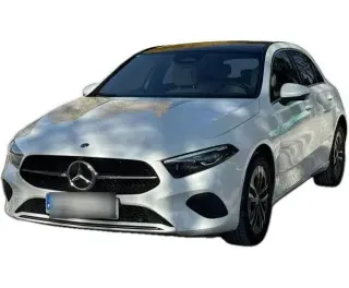 BIAŁY HATCHBACK MERCEDES CLASE A z 2023 r., HYBRYDA/BENZYNA, skrzynia biegów AUTOMATYCZNA 218KM, zdjęcie główne