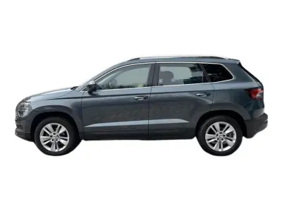 SZARY SUV SKODA KAROQ z 2021 r., BENZYNA, skrzynia biegów AUTOMATYCZNA 150KM, zdjęcie 4 z 19
