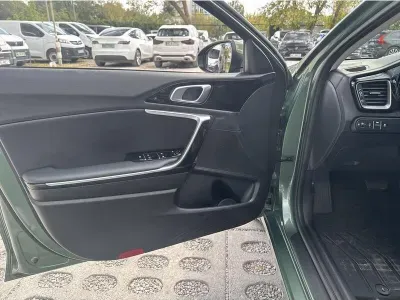ZIELONY HATCHBACK KIA CEED z 2024 r., BENZYNA, skrzynia biegów AUTOMATYCZNA 140KM, zdjęcie 2 z 19