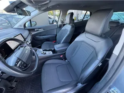 SREBRNY SUV KIA SPORTAGE z 2025 r., BENZYNA, skrzynia biegów AUTOMATYCZNA 110KM, zdjęcie 2 z 22