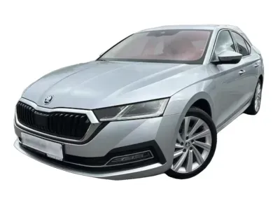 SREBRNY HATCHBACK SKODA OCTAVIA IV z 2022 r., BENZYNA, skrzynia biegów AUTOMATYCZNA 200KM, zdjęcie główne