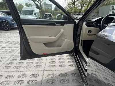 CZARNY HATCHBACK SKODA SUPERB z 2023 r., BENZYNA, skrzynia biegów AUTOMATYCZNA 280KM, zdjęcie 3 z 19