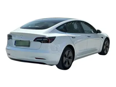 BIAŁY SEDAN TESLA MODEL 3 z 2022 r., ELEKTRYCZNY, skrzynia biegów AUTOMATYCZNA 306KM, zdjęcie 7 z 19