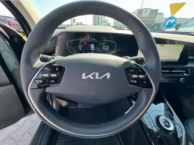 ZIELONY SUV KIA NIRO z 2026 r., HYBRYDA/BENZYNA, skrzynia biegów AUTOMATYCZNA 100KM, zdjęcie 17 z 20