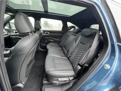 NIEBIESKI SUV KIA SORENTO IV z 2025 r., DIESEL, skrzynia biegów AUTOMATYCZNA 193KM, zdjęcie 7 z 15