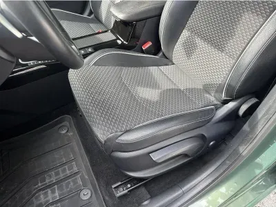 ZIELONY HATCHBACK KIA CEED z 2024 r., BENZYNA, skrzynia biegów AUTOMATYCZNA 140KM, zdjęcie 12 z 19