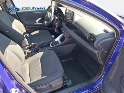 NIEBIESKI HATCHBACK TOYOTA YARIS z 2024 r., BENZYNA, skrzynia biegów MANUALNA 92KM, zdjęcie 22 z 28